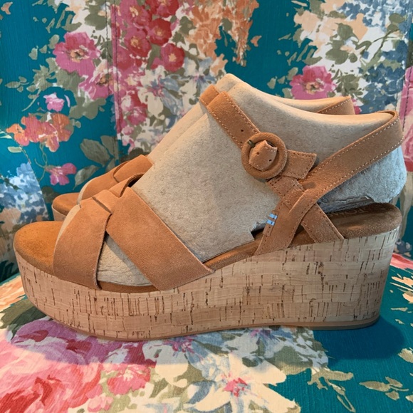 NEW TOMS Carmel Brown Suede Willow Wedges - Picture 4 of 13
